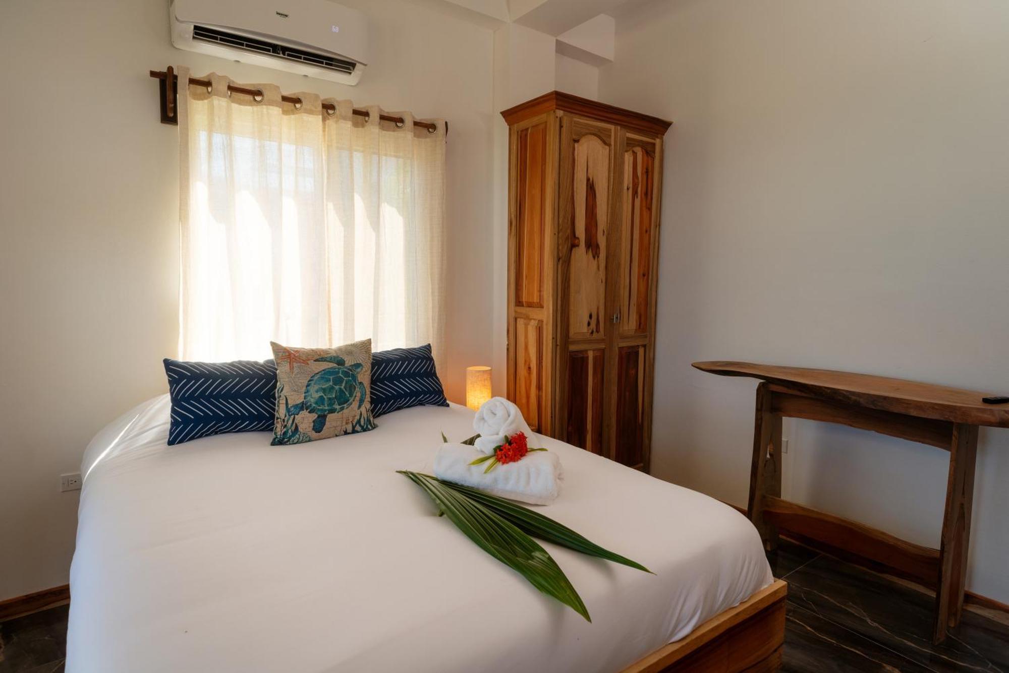 Sandy Feet Beach Resort Placencia ภายนอก รูปภาพ