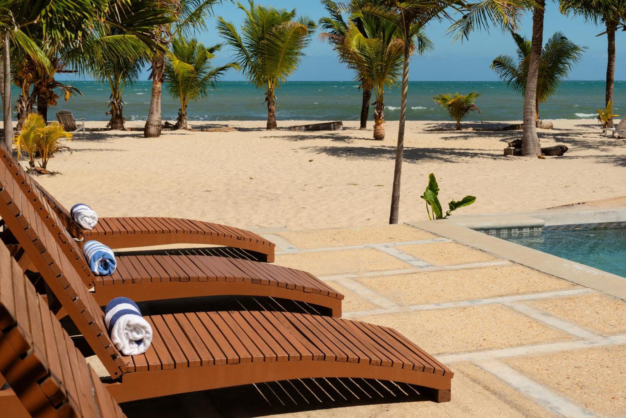 Sandy Feet Beach Resort Placencia ภายนอก รูปภาพ